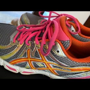 Great condition ASICS sneakers!